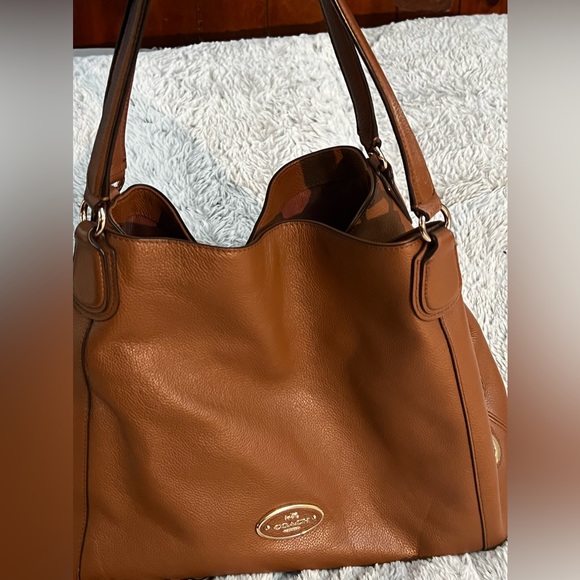 Coach - Picture 4 of 7